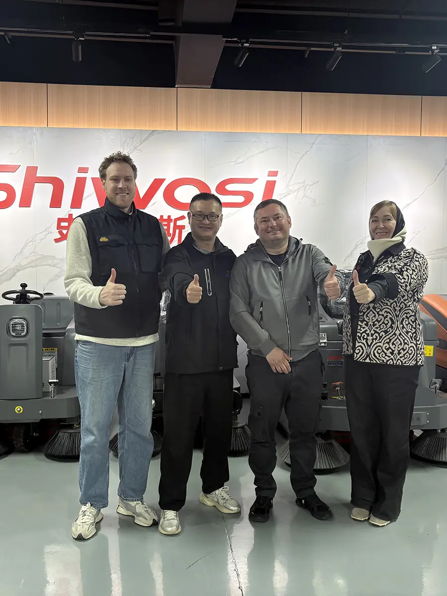 SHIWOSI team at an industry trade show