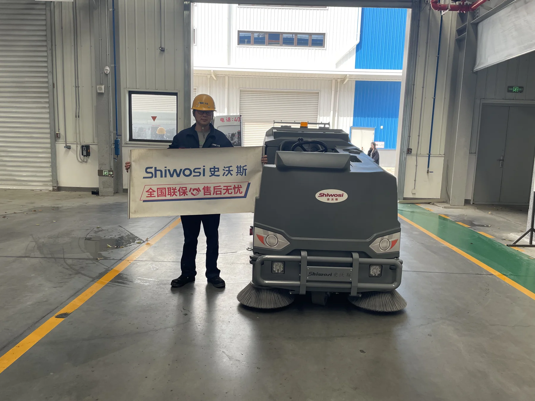 Ride-On Floor Scrubber at a Special Vehicle Plant in Shanghai