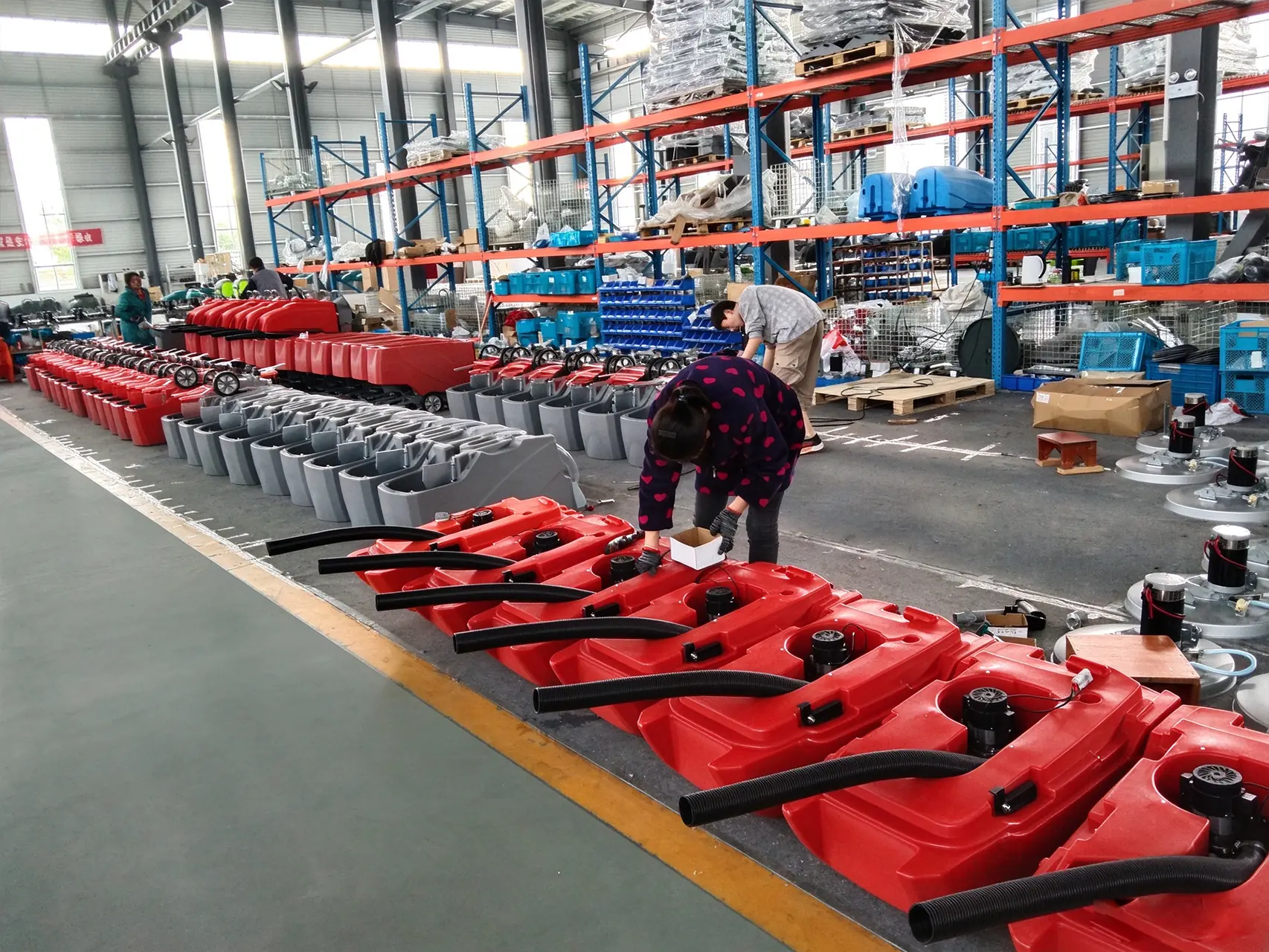SHIWOSI team working with cleaning equipment