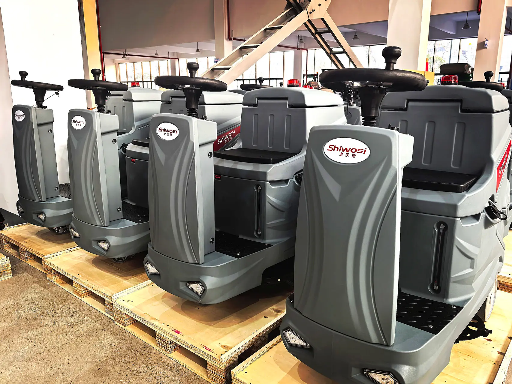 SHIWOSI Factory Production Floor with Cleaning Equipment