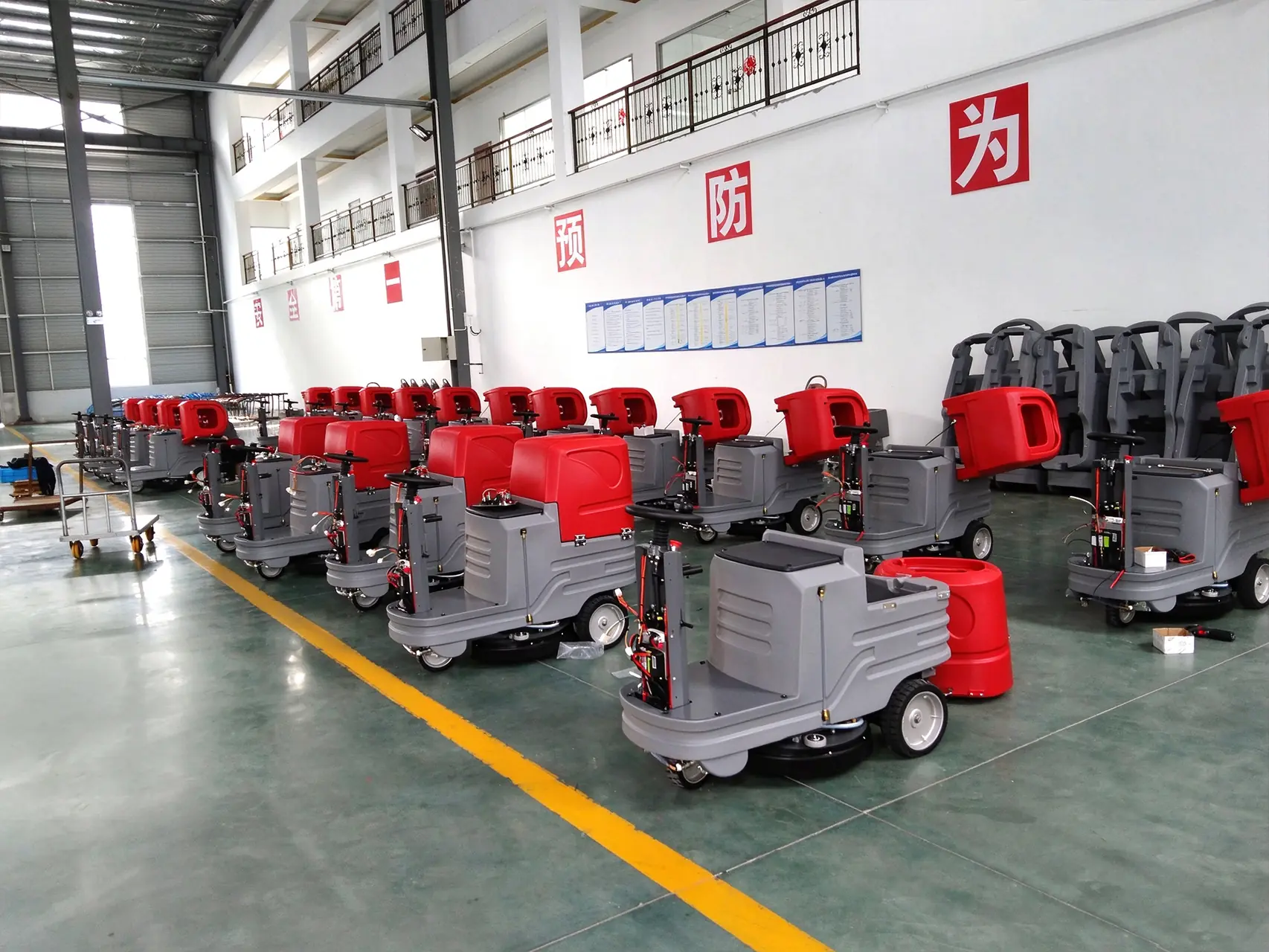 SHIWOSI cleaning machines in a factory work area