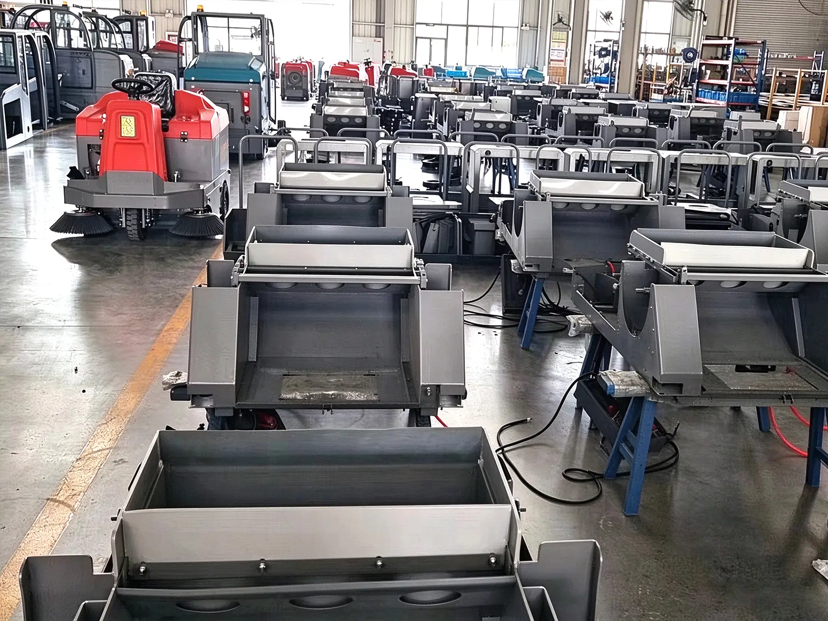 Industrial cleaning machine assembly work at SHIWOSI