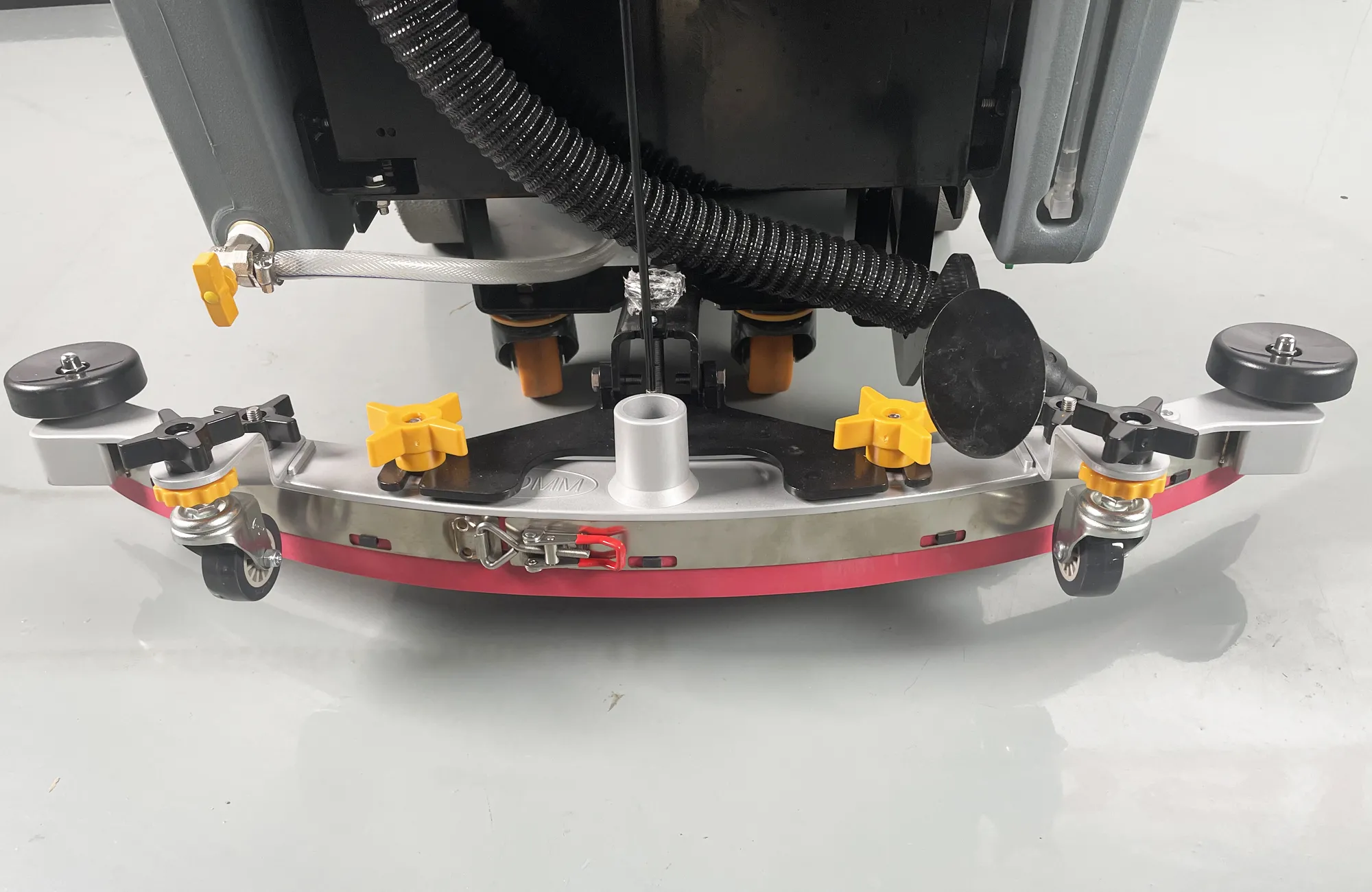 SHIWOSI V6 Walk-Behind Floor Scrubber | 65/70 L Tanks(Image4) SHIWOSI V6 Walk-Behind Floor Scrubber | 65/70 L Tanks(Image4)