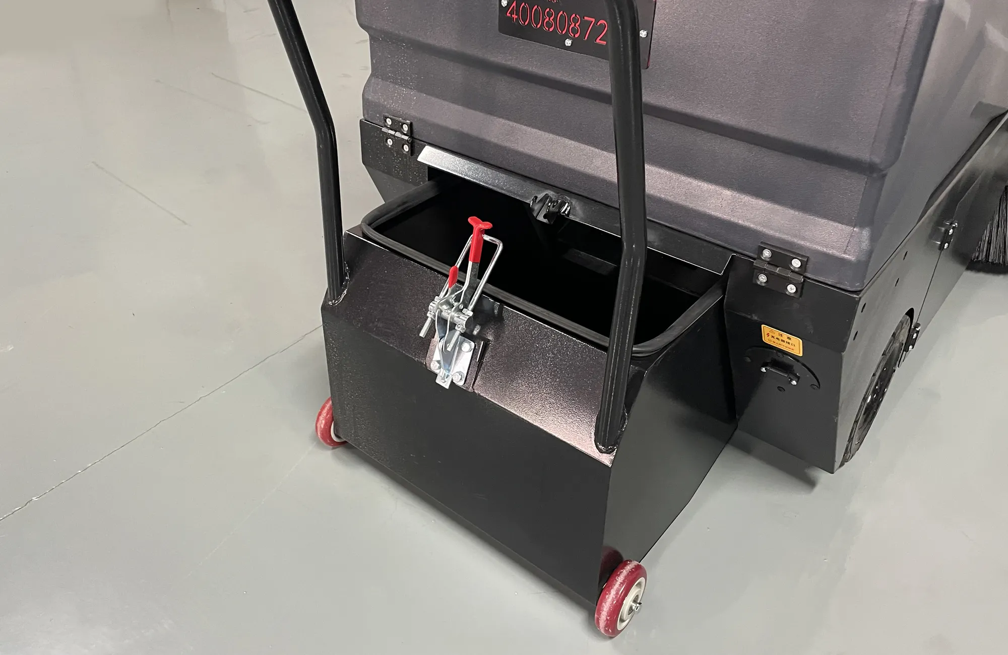 SHIWOSI S6T Compact Ride-On Sweeper | 48 V Battery(Image4)